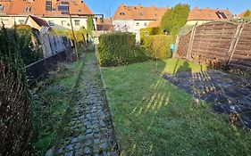 Haus Mit Garten